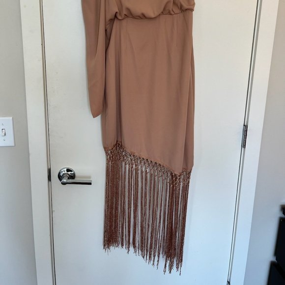 Lulu's fringed midi-dress one-shouldered - Picture 3 of 6